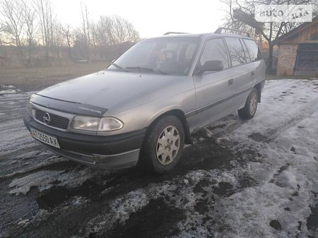 Opel Astra 1995  випуску Івано-Франківськ з двигуном 0 л газ універсал механіка за 2700 долл. 