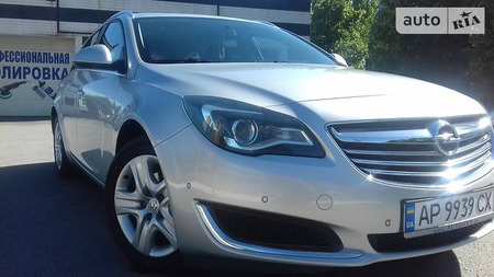 Opel Insignia 2014  випуску Запоріжжя з двигуном 2 л дизель універсал механіка за 13900 долл. 