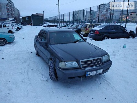 Mercedes-Benz C 200 1995  випуску Київ з двигуном 0 л газ седан автомат за 4700 долл. 