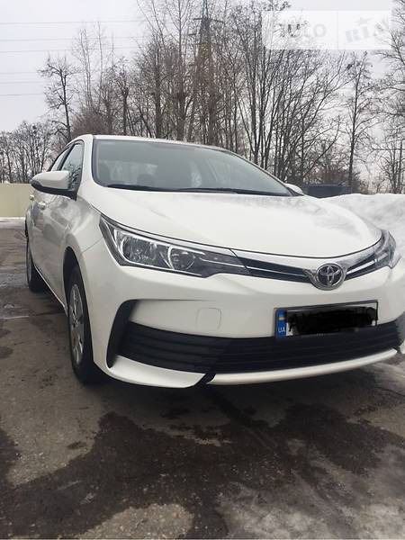 Toyota Corolla 2017  випуску Харків з двигуном 1.6 л бензин седан механіка за 17200 долл. 