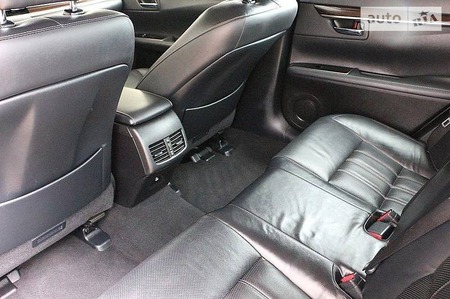 Lexus ES 300 2016  випуску Львів з двигуном 2.5 л гібрид седан автомат за 24900 долл. 