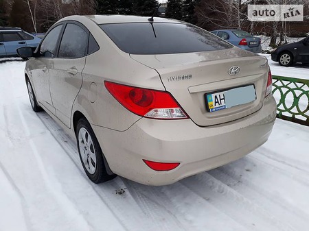 Hyundai Accent 2011  випуску Донецьк з двигуном 1.6 л бензин седан механіка за 9800 долл. 