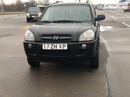 Hyundai Tucson 2006  випуску Луцьк з двигуном 2 л газ позашляховик механіка за 8800 долл. 