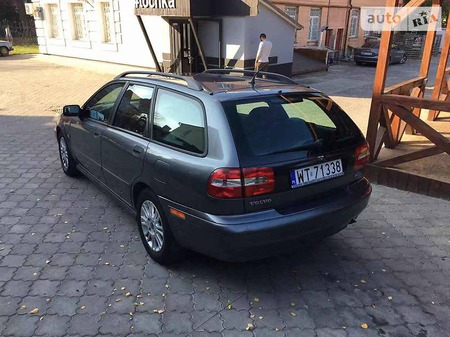 Volvo V40 2004  випуску Рівне з двигуном 0 л дизель універсал механіка за 1750 долл. 