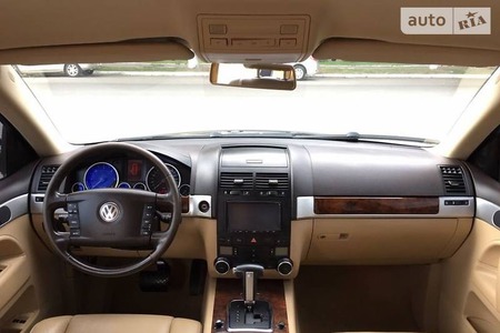 Volkswagen Touareg 2008  випуску Миколаїв з двигуном 3 л дизель позашляховик автомат за 17000 долл. 