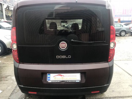 Fiat Doblo 2010  випуску Одеса з двигуном 1.4 л газ мінівен механіка за 8777 долл. 
