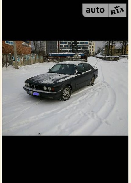 BMW 520 1992  выпуска Львов с двигателем 2 л  седан механика за 3000 долл. 