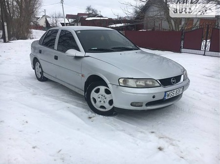 Opel Vectra 2000  випуску Івано-Франківськ з двигуном 1.6 л газ седан механіка за 700 долл. 