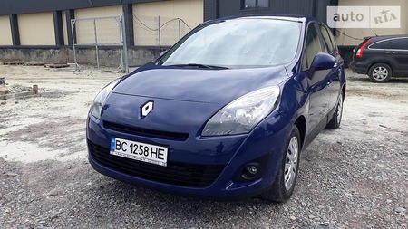 Renault Scenic 2010  випуску Львів з двигуном 1.4 л газ універсал механіка за 8800 долл. 
