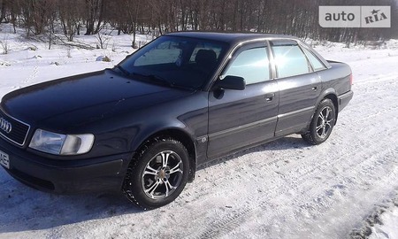 Audi 100 1992  випуску Івано-Франківськ з двигуном 2.3 л газ седан механіка за 4800 долл. 