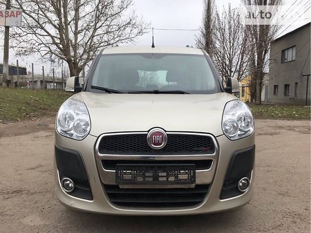 Fiat Doblo 2010  випуску Миколаїв з двигуном 1.3 л дизель мінівен механіка за 8799 долл. 