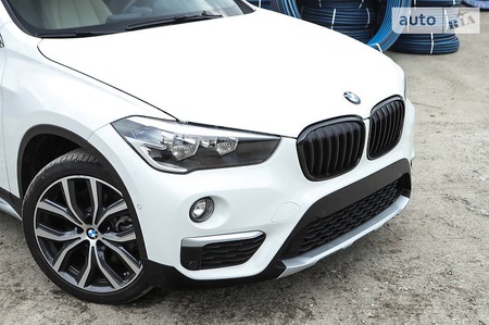 BMW X1 2017  випуску Дніпро з двигуном 0 л бензин позашляховик автомат за 30000 долл. 