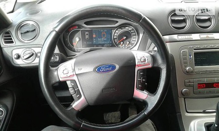 Ford S-Max 2009  випуску Дніпро з двигуном 2 л дизель  автомат за 8200 євро 