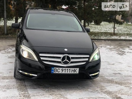 Mercedes-Benz B 180 2014  випуску Львів з двигуном 1.8 л дизель хэтчбек автомат за 17499 долл. 