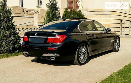 BMW 750 2010  випуску Вінниця з двигуном 4.4 л бензин седан автомат за 16100 долл. 