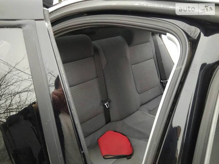Nissan Almera Classic 2010  випуску Чернігів з двигуном 1.6 л бензин седан механіка за 7500 долл. 