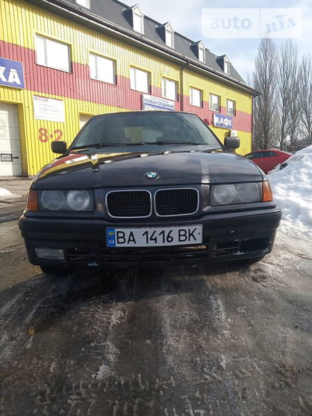 BMW 318 1991  випуску Кропивницький з двигуном 0 л газ седан механіка за 3600 долл. 