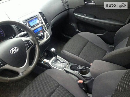 Hyundai i30 2012  випуску Рівне з двигуном 0 л дизель універсал автомат за 8650 долл. 