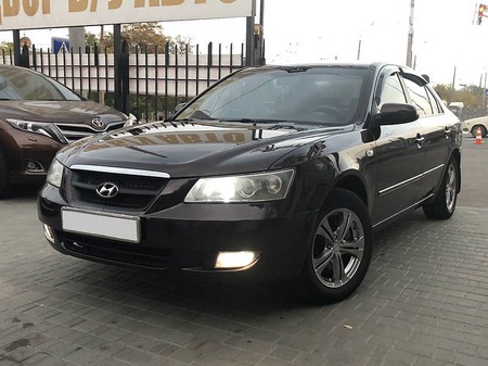 Hyundai Sonata 2007  випуску Миколаїв з двигуном 2 л газ седан механіка за 7999 долл. 