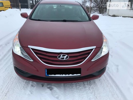 Hyundai Sonata 2014  випуску Хмельницький з двигуном 2.4 л бензин седан автомат за 13399 долл. 