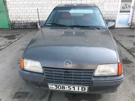 Opel Kadett 1988  випуску Львів з двигуном 1.3 л газ седан механіка за 600 долл. 