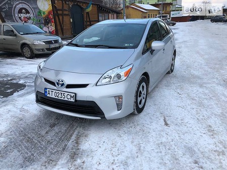 Toyota Prius 2014  випуску Івано-Франківськ з двигуном 0 л гібрид хэтчбек автомат за 14650 долл. 