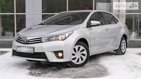 Toyota Corolla 2013  выпуска Днепропетровск с двигателем 0 л газ седан автомат за 420000 грн. 