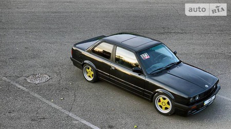 BMW 330 1988  випуску Київ з двигуном 3.1 л бензин купе механіка за 3500 долл. 