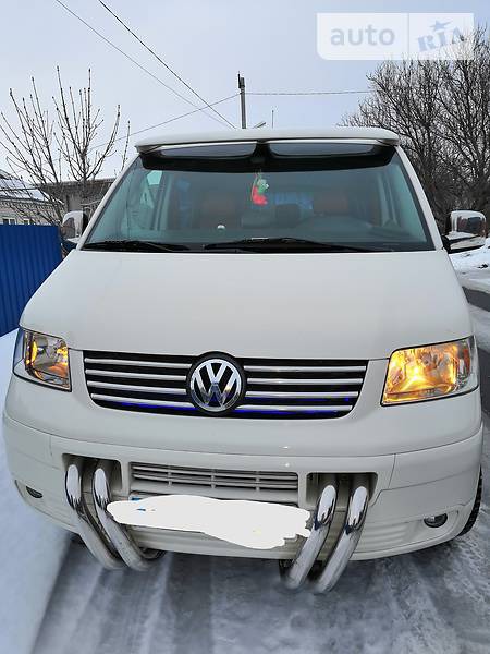 Volkswagen Transporter 2006  випуску Дніпро з двигуном 0 л дизель мінівен автомат за 12333 долл. 