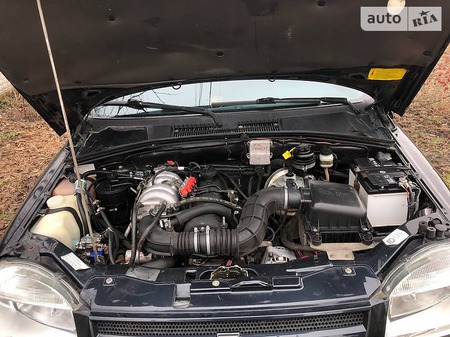 Chevrolet Niva 2008  випуску Вінниця з двигуном 1.7 л газ позашляховик механіка за 6900 долл. 
