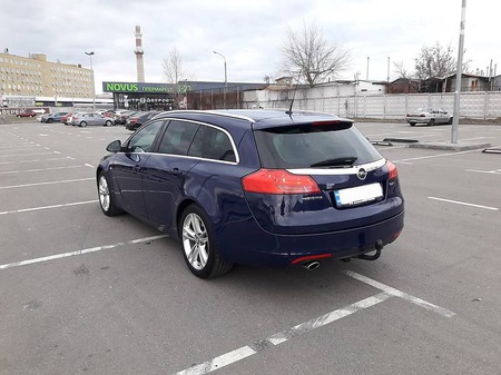 Opel Insignia 2010  випуску Київ з двигуном 0 л дизель універсал механіка за 9300 долл. 
