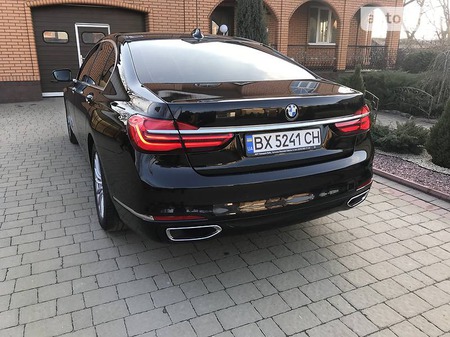 BMW 730 2017  випуску Житомир з двигуном 0 л бензин седан автомат за 67000 долл. 