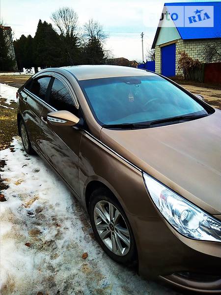 Hyundai Sonata 2010  випуску Хмельницький з двигуном 2 л бензин седан автомат за 9300 долл. 