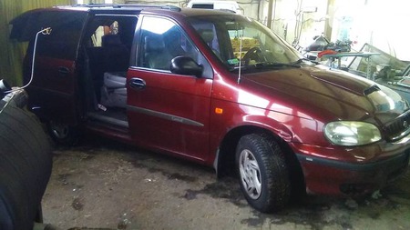 KIA Carnival 2000  випуску Київ з двигуном 2.9 л дизель універсал автомат за 1300 долл. 