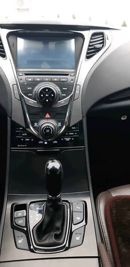 Hyundai Azera 2013  випуску Черкаси з двигуном 3 л газ седан автомат за 18000 долл. 