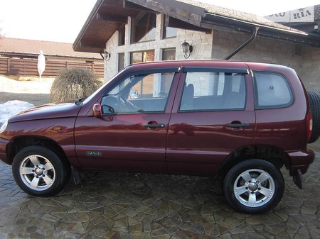 Chevrolet Niva 2005  випуску Київ з двигуном 1.7 л газ позашляховик механіка за 4700 долл. 