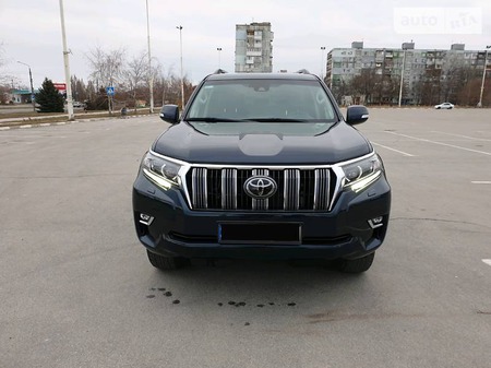 Toyota Land Cruiser Prado 2017  випуску Запоріжжя з двигуном 2.8 л дизель позашляховик автомат за 59700 долл. 