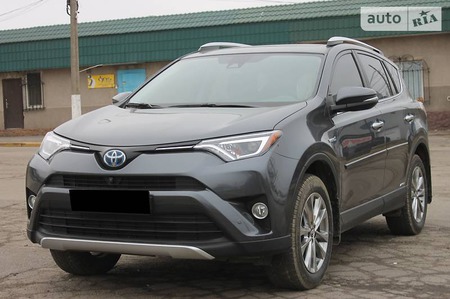 Toyota RAV 4 2016  випуску Миколаїв з двигуном 2.5 л гібрид позашляховик автомат за 28500 долл. 