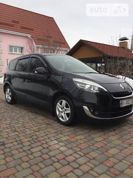 Renault Scenic 2012  випуску Полтава з двигуном 1.5 л дизель універсал автомат за 11999 долл. 