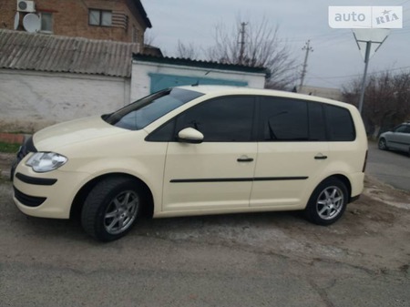 Volkswagen Touran 2009  випуску Запоріжжя з двигуном 1.9 л  мінівен автомат за 9200 долл. 