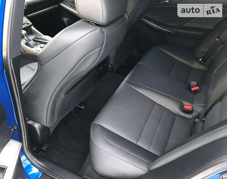 Lexus IS 200 2016  випуску Львів з двигуном 2 л бензин седан автомат за 21400 долл. 