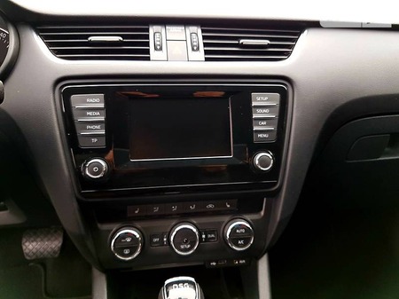 Skoda Octavia 2014  випуску Чернігів з двигуном 2 л дизель седан автомат за 14999 долл. 