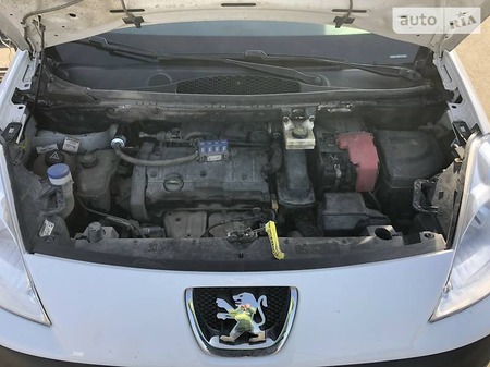 Peugeot Partner 2010  випуску Запоріжжя з двигуном 1.6 л газ мінівен механіка за 7000 долл. 