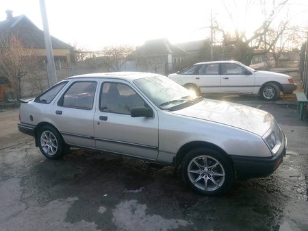 Ford Sierra 1986  випуску Дніпро з двигуном 2 л газ ліфтбек механіка за 2000 долл. 