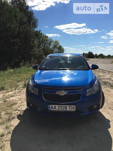 Chevrolet Cruze 2012  випуску Київ з двигуном 1.8 л бензин хэтчбек механіка за 9000 долл. 