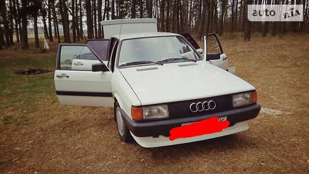 Audi 80 1986  випуску Київ з двигуном 1.8 л бензин седан механіка за 2500 долл. 