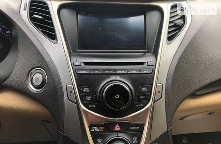 Hyundai Azera 2013  випуску Одеса з двигуном 3.3 л бензин седан автомат за 13100 долл. 
