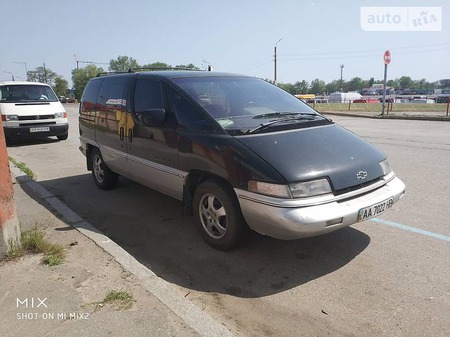 Chevrolet Lumina 1992  випуску Київ з двигуном 3.8 л бензин мінівен автомат за 2800 долл. 