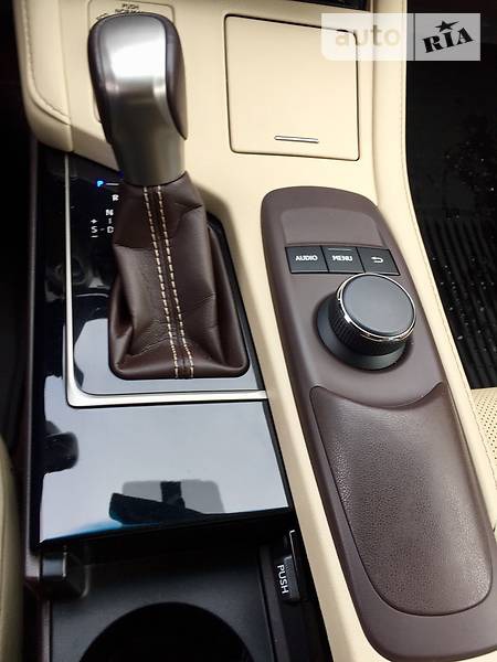 Lexus ES 250 2017  випуску Вінниця з двигуном 0 л бензин седан автомат за 34900 долл. 