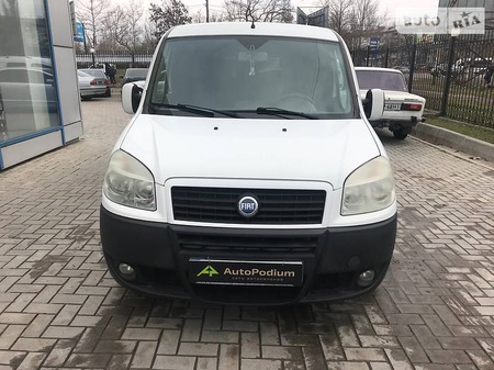 Fiat Doblo 2008  випуску Миколаїв з двигуном 1.9 л дизель мінівен механіка за 6999 долл. 